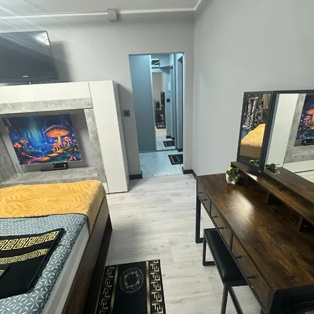 Orla Plaza Appartement *